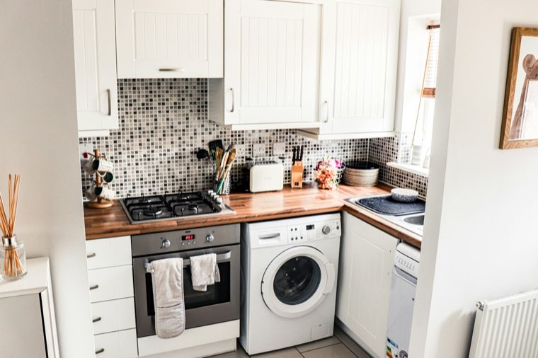 Small kitchen with a washing machine